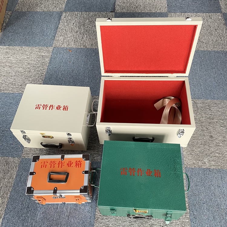 海原爆破工程作业箱如何选择？玻璃钢与传统材质的全面对比